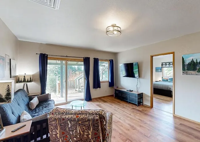Cozy Family-Friendly Home With Game Room Valley Views Private Hot Tub Grill