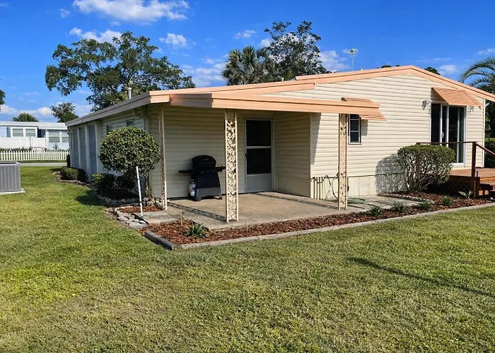 Lakefront Retreat • Patio + Grill • Pet Friendly