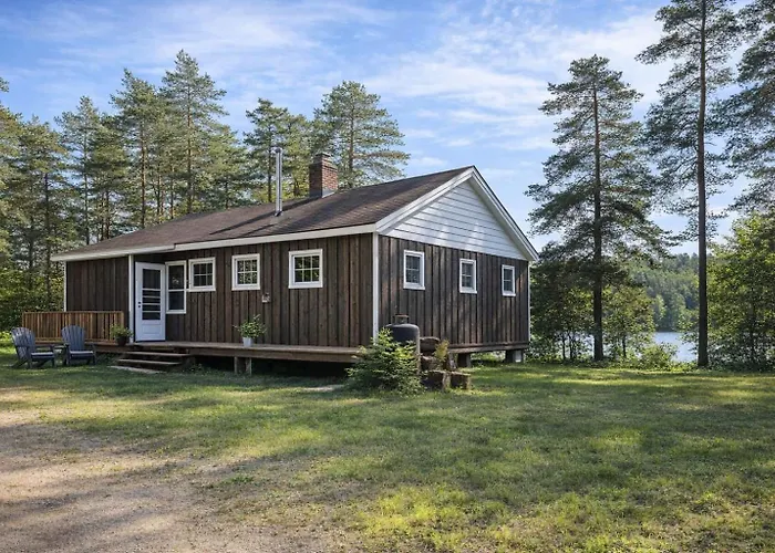 Cozy Lakefront Cabin 16 On Big Basswood Lake