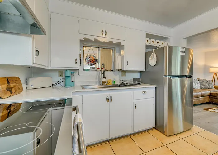 Near Ocean & Redwood National Park! Home W/ Yard