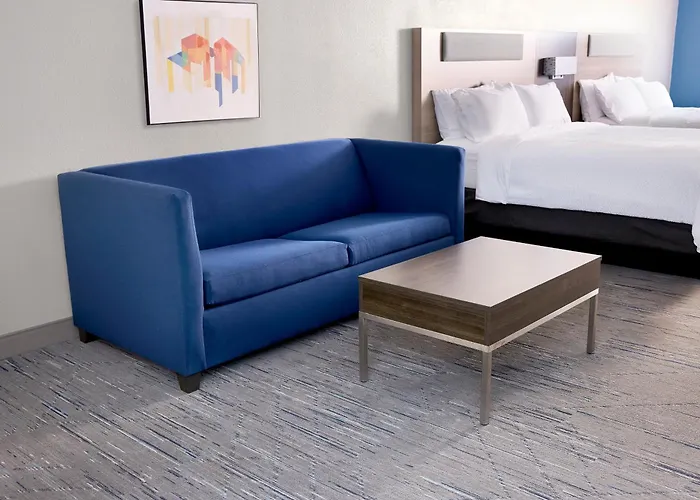 Holiday Inn Express & Suites Alexandria By Ihg