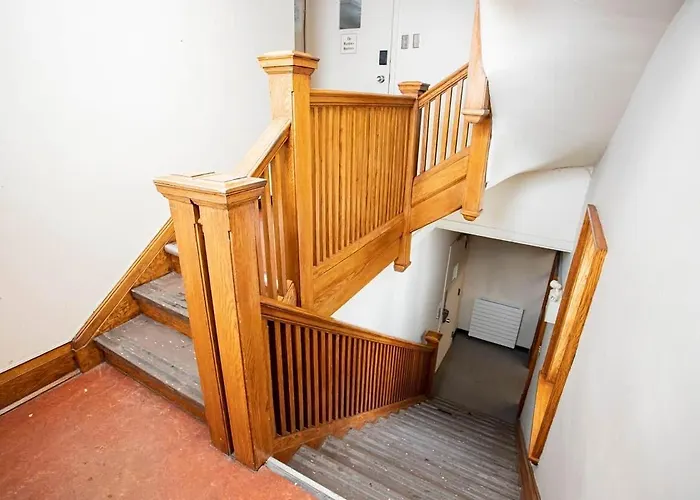 Wardens Quarters: 2 Bedroom Apt