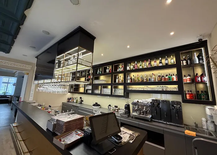 Helena Hotel & Restaurant