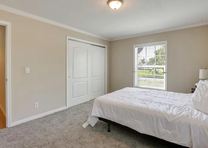 Pool Access! Spacious Home Near Wekiwa Springs
