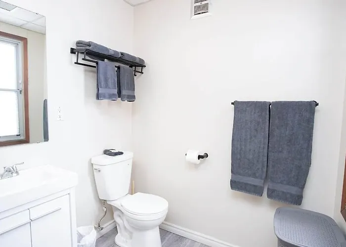 Wardens Quarters: 2 Bedroom Apt