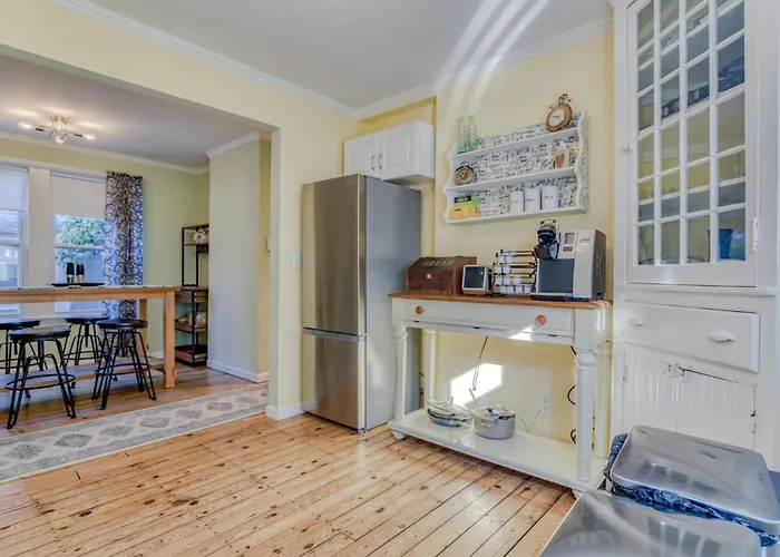 The 1889 Modern Victorian 6Br House Sunroom 1 Block To Sandy Beach Beach Badges Included Walk To Asbury Park Nightlife Dog Friendly