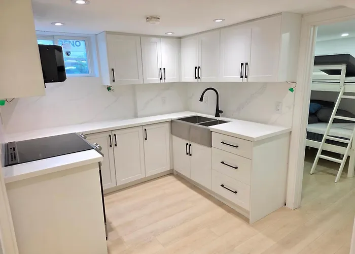 Yolo Guest House