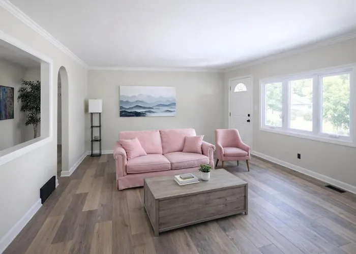 Stylish 3Br Home Near Hub Trail & Amenities