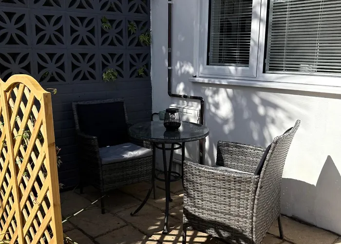 The Snug Guestroom Poole