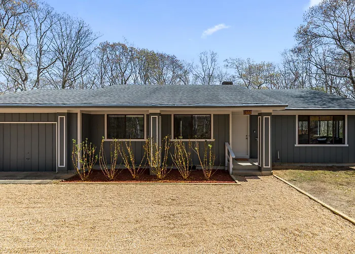Newly Renovated Montauk House - Walk To The Beach