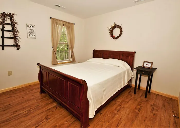 Old Wagon Ridge Cozy Mountain Escape With Hot Tub & Views