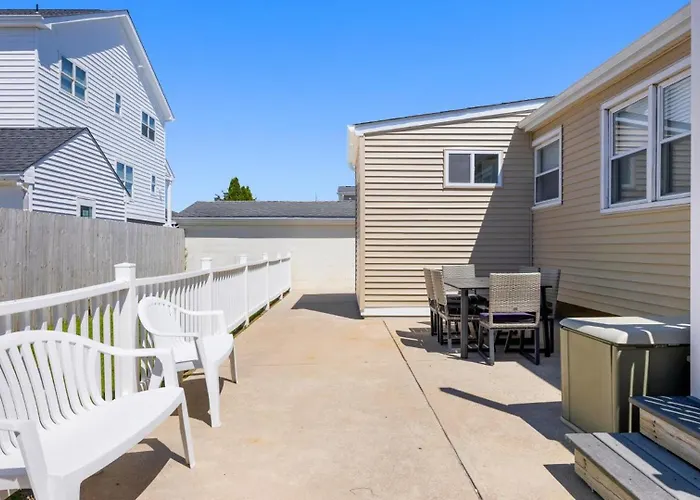 Newly Renovated 3Br 2Ba Rancher W Patio & Parking
