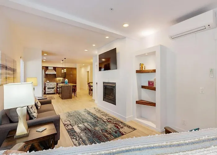 Stunner Apt With Fireplace Grill Partial Ocean Views & Partial Ac