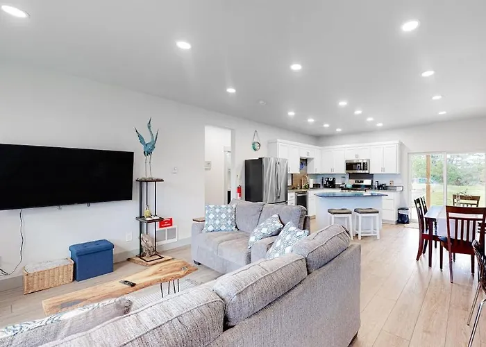 Modern Dog-Friendly Home With A Full Kitchen Washer&Dryer Furnished Patio