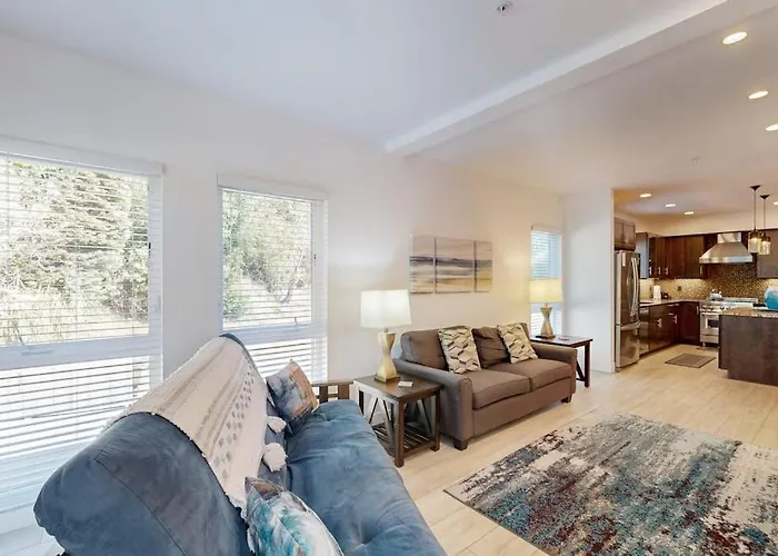 Stunner Apt With Fireplace Grill Partial Ocean Views & Partial Ac