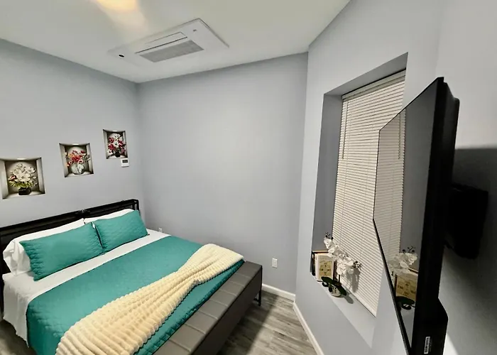 Grand Family 1Br Penthouse Near Newark Airport