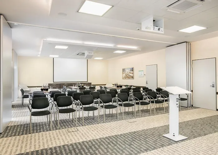 Garner Hotel Oberhausen By Ihg