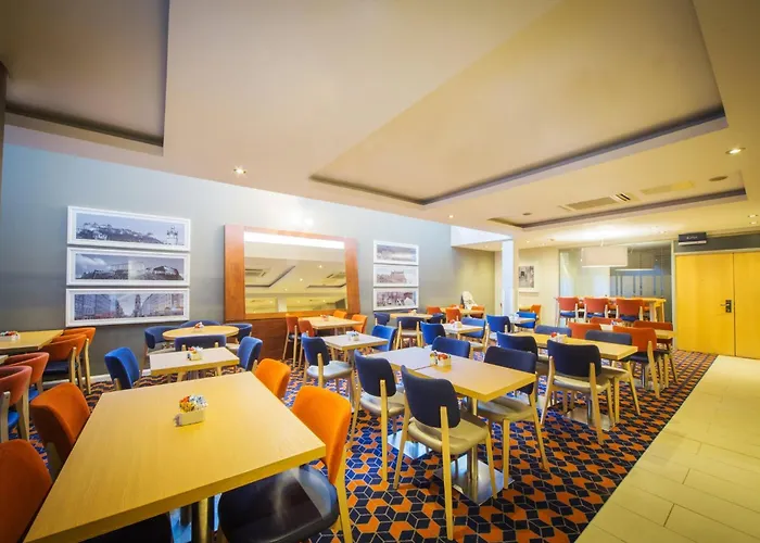 Holiday Inn Express Edinburgh - Royal Mile By Ihg