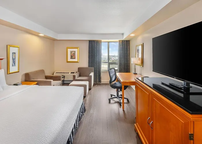 Grand Hotel & Conference Centre Calgary Airport, An Ascend Collection Hotel