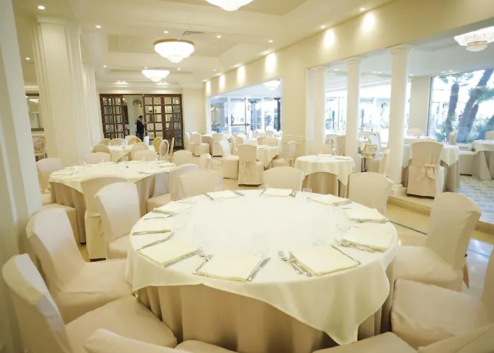 Hellenia Yachting Hotel & Spa