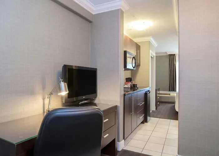 Sandman Hotel & Suites Vancouver Airport