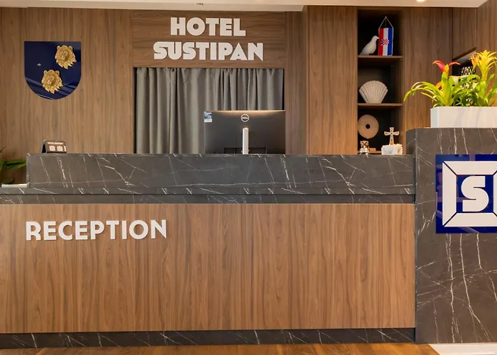 Hotel Sustipan