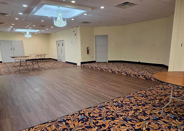La Quinta Inn By Wyndham West Long Branch Nj Shore Area