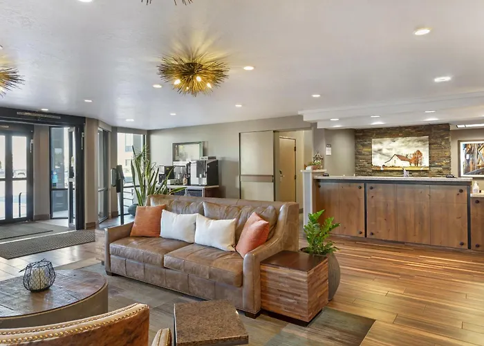 Best Western Plus Cottontree Inn