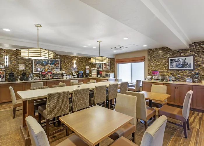 Best Western Plus Cottontree Inn