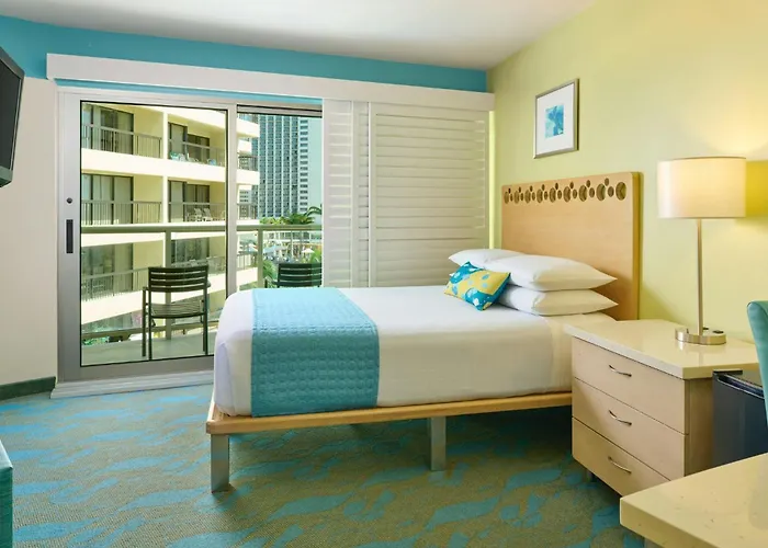 Waikiki Circle Hotel By Castle