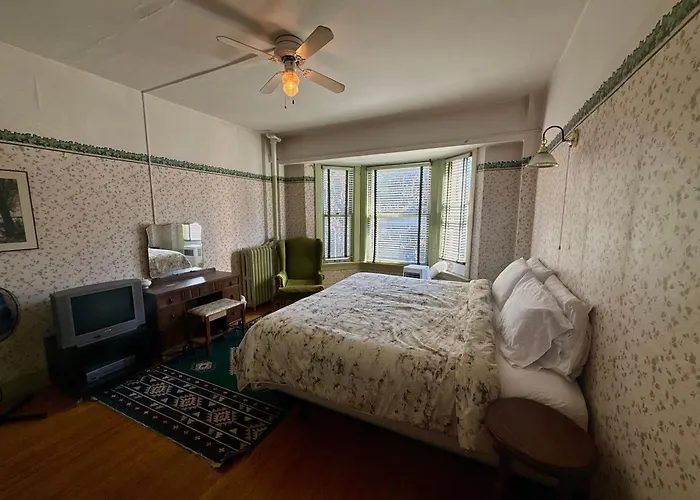 Arundel Mansions Hotel