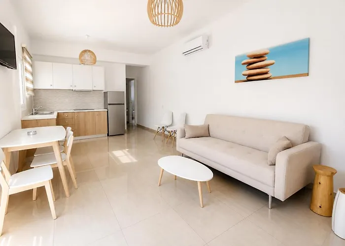 Eleftheria Hotel & Apartments