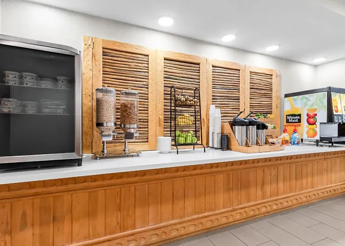 Red Lion Inn & Suites Goodyear Newly Renovated