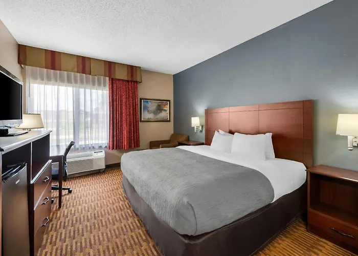 Quality Inn & Suites Lawrence - University Area