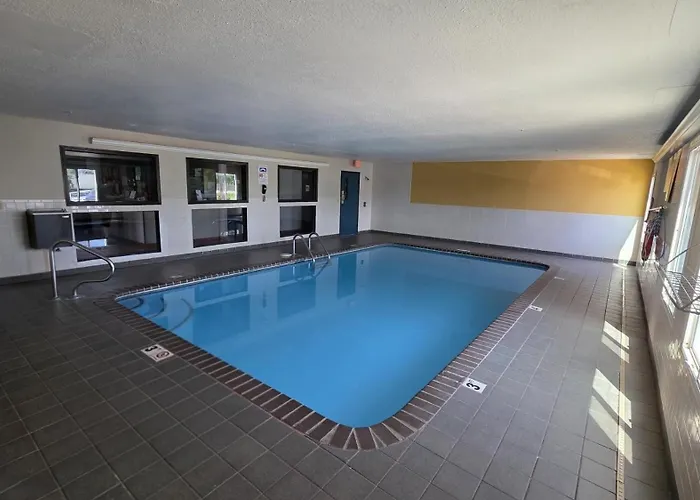 Super 8 By Wyndham O'Fallon Mo/St. Louis Area