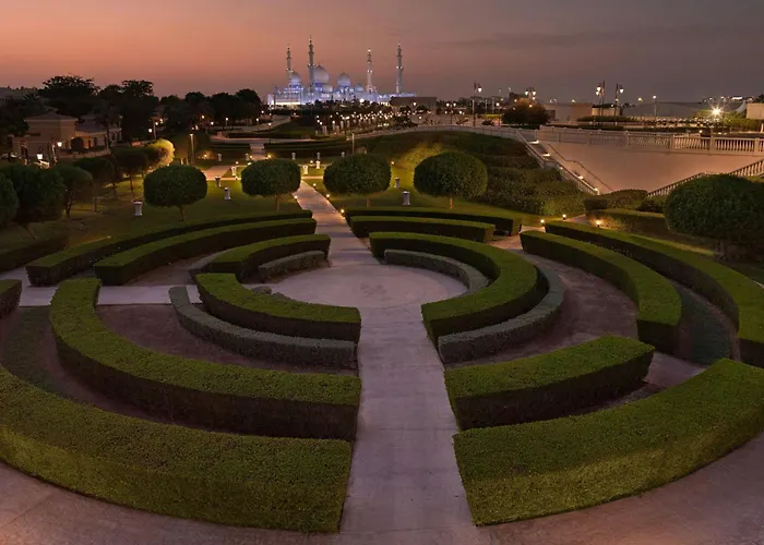 The Ritz-Carlton Abu Dhabi, Grand Canal