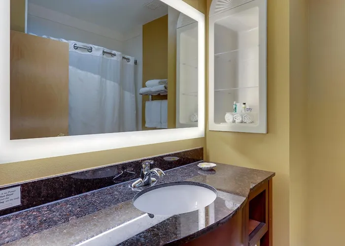 Holiday Inn Express Hotel & Suites Richmond By Ihg