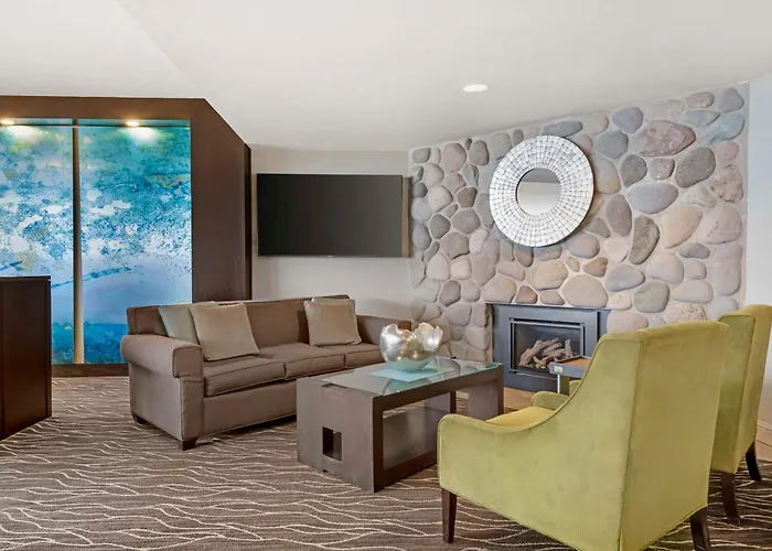 Best Western Plus Agate Beach Inn