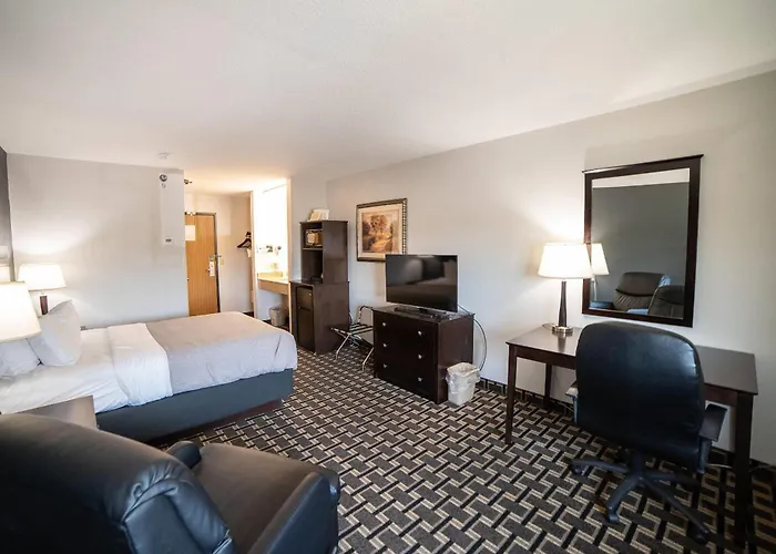 Quality Inn & Suites Watertown Near Prairie Lakes Ice Arena