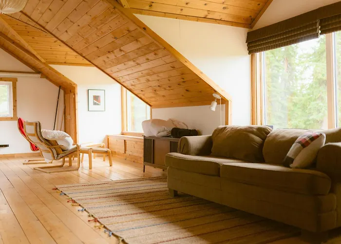 Little Atlin Lodge
