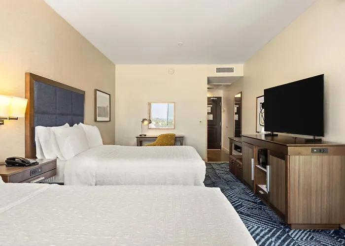 Hampton Inn&Suites Los Angeles - Glendale