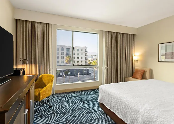 Hampton Inn&Suites Los Angeles - Glendale