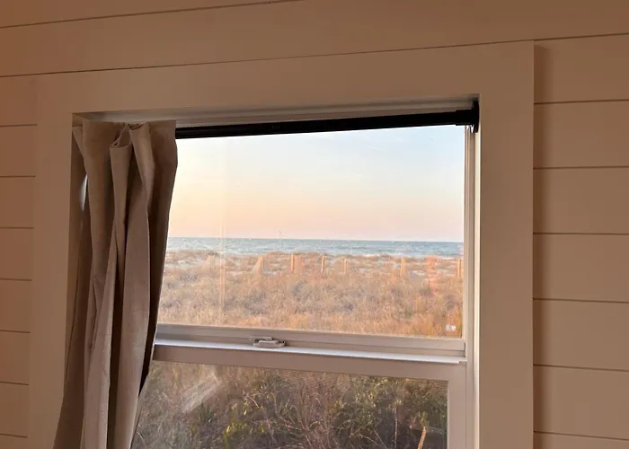 Oceanfront Tiny Retreat, Fall Package With 2 Bikes