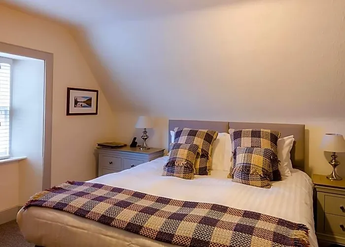 Inch Hotel