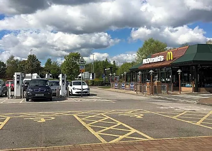 Warrington Motel, J20 M6 Lymm Services