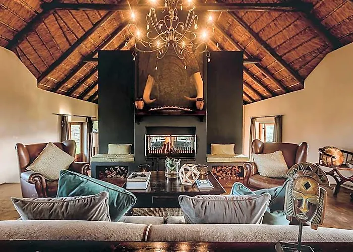 Hlosi Game Lodge