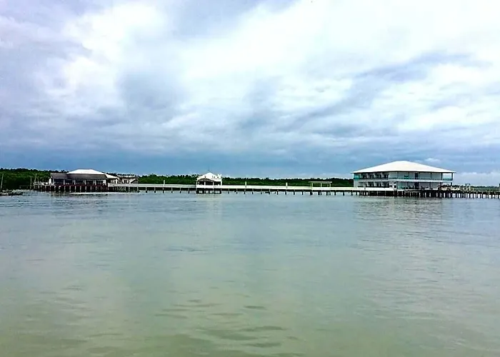 Kukup Xiang Holiday Home