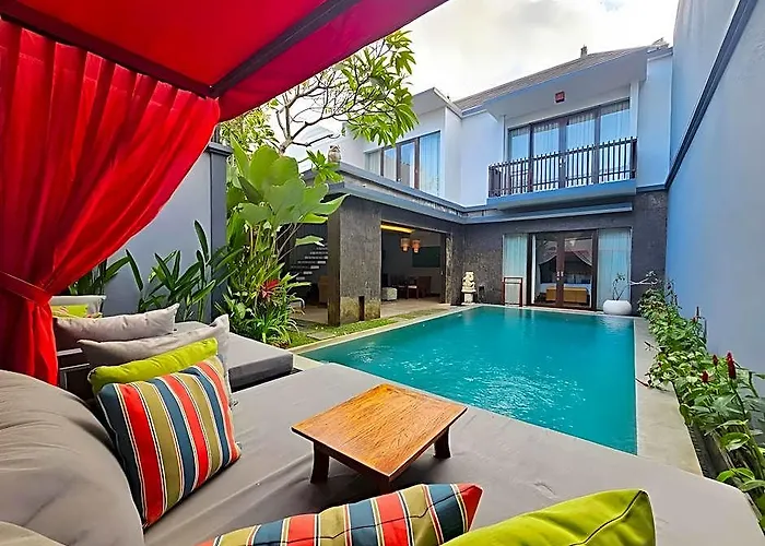 Seminyak Icon - By Karaniya Experience