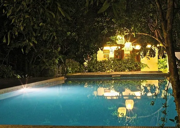 Sulyap Bed & Breakfast - Casa De Alitagtag Boutique Hotel