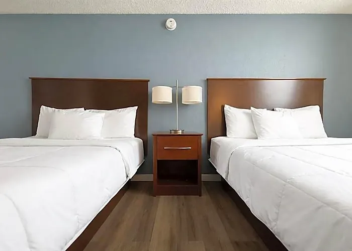 Super 8 By Wyndham Fergus Falls
